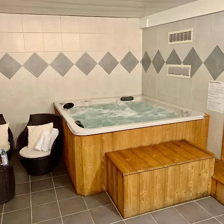 Hotel Hameau Des Prodains -