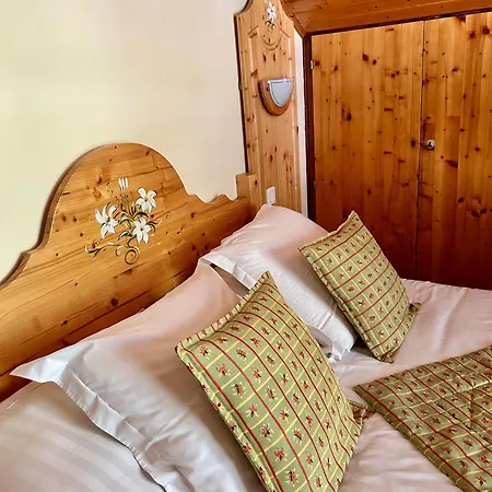 Hotel Hameau Des Prodains -