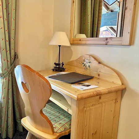 Hotel Hameau Des Prodains - 3*