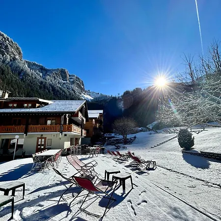 Les Prodains Hotel