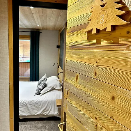 Hotel Hameau Des Prodains -