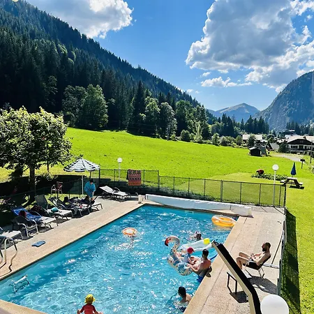 Hotel Hameau Des Prodains -